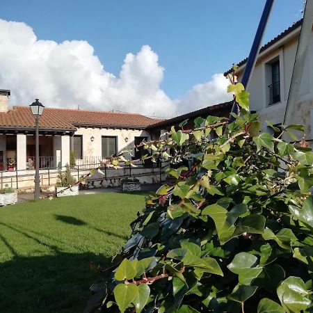 Alojamiento Rural La Henera 圣胡安德奥尔特加 外观 照片